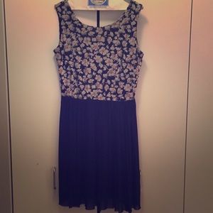 Blue flower patterned Renuar dress